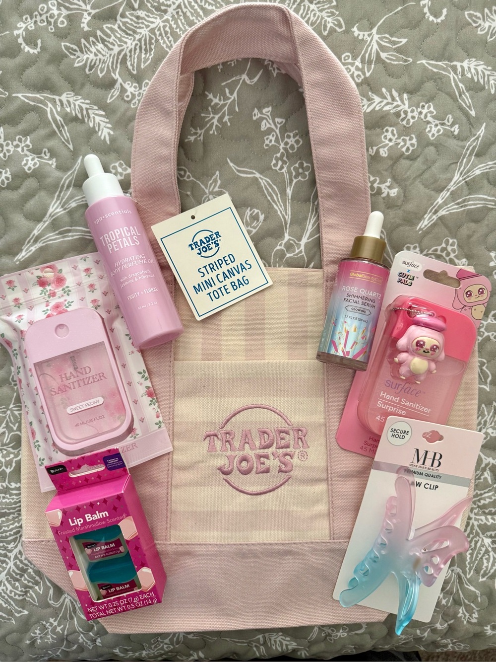 🆕🪷 TRADER JOE’S LIMITED EDITION PINK STRIPED MINI CANVAS TOTE BAG WITH GOODIES.